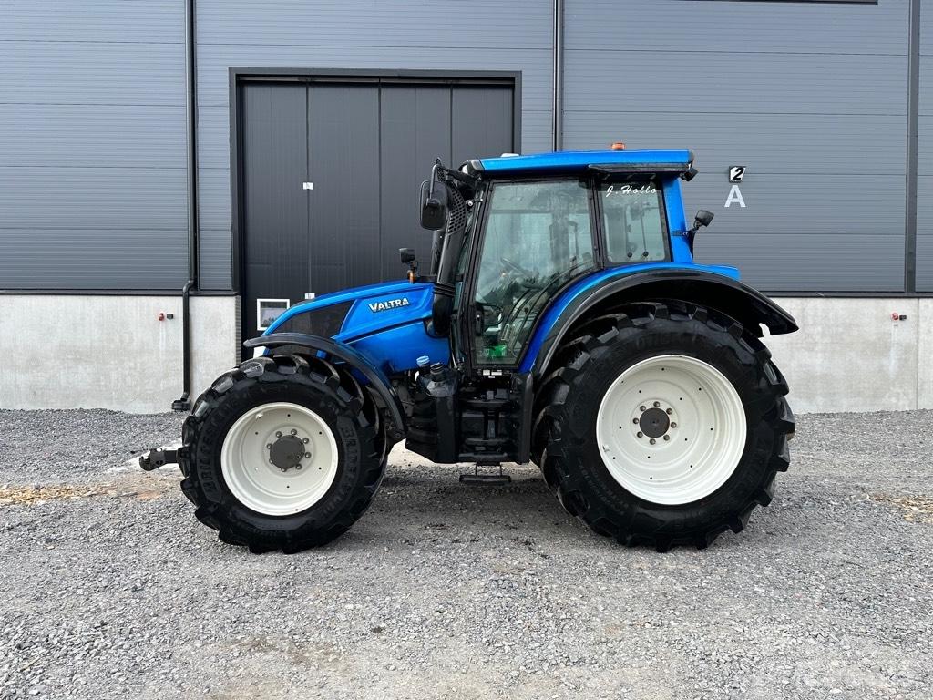 Valtra N 123 Traktorji