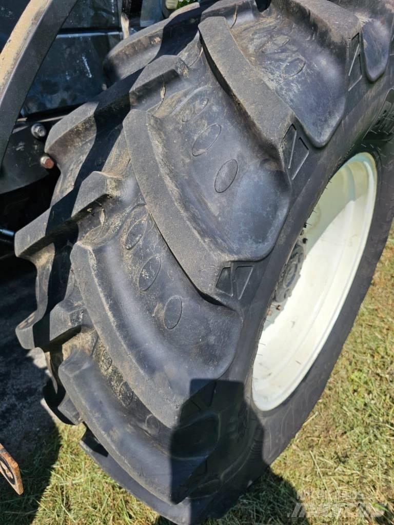 New Holland TM 140 Traktorji