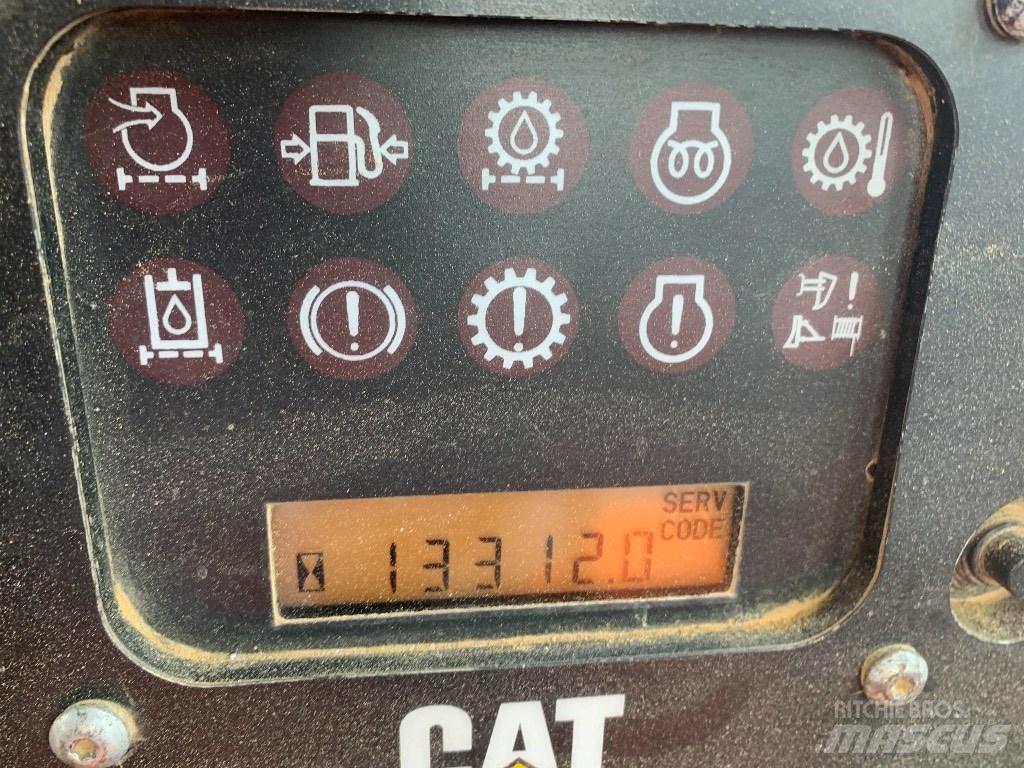 CAT D 6 T Buldožerji goseničarji