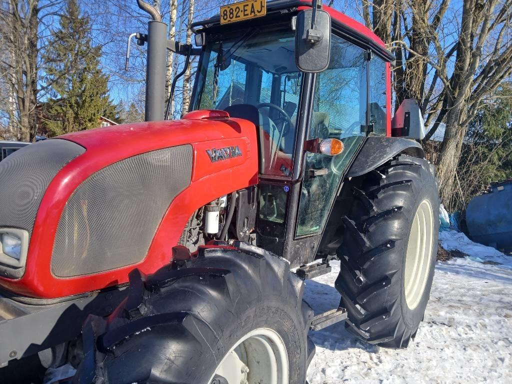 Valtra A 72 Traktorji