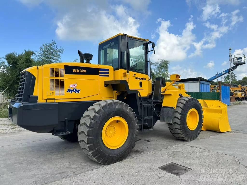 Komatsu WA 320-5 Kolesni nakladalci