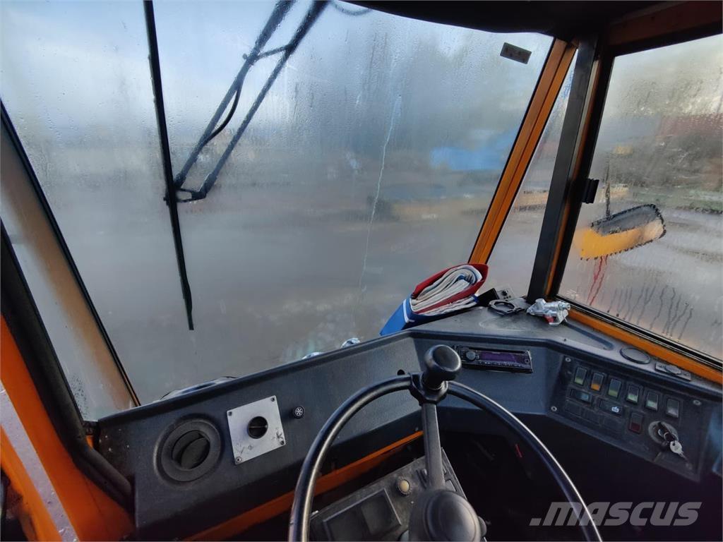 Sisu TR 180 AL 2 Terminalni vlačilci