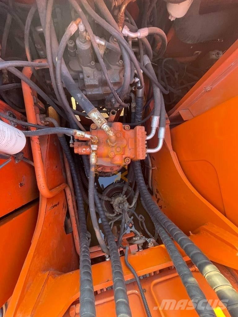 Doosan 220 LC-7 Bagri goseničarji