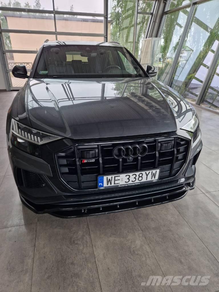 Audi SQ8 Avtomobili