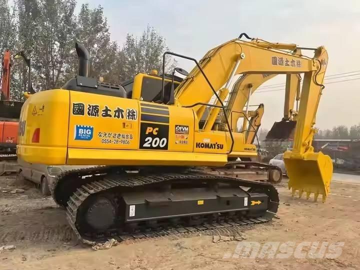 Komatsu PC 200 Bagri goseničarji