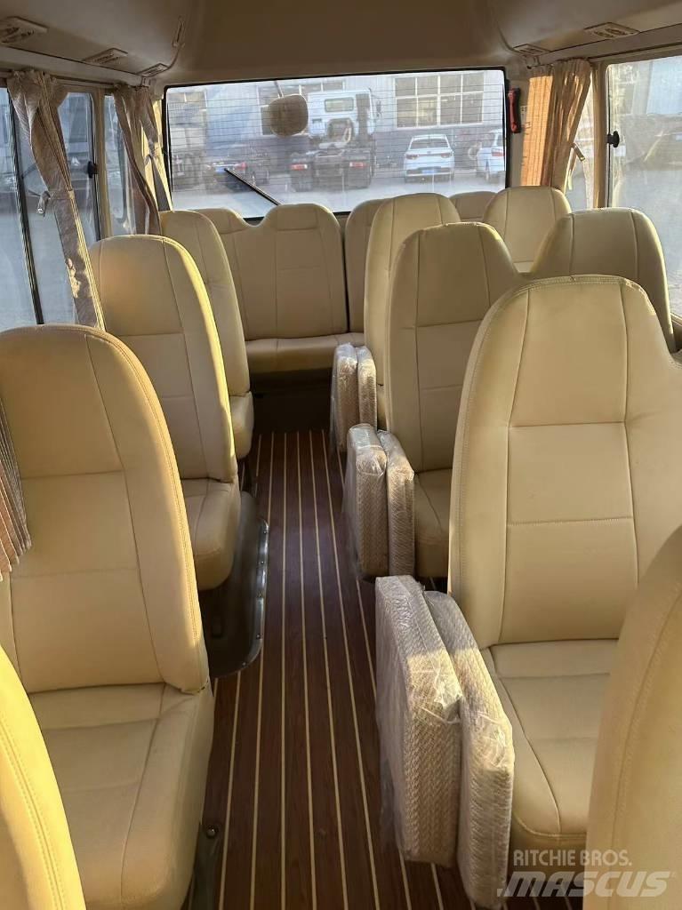 Toyota Coaster Medkrajevni avtobusi