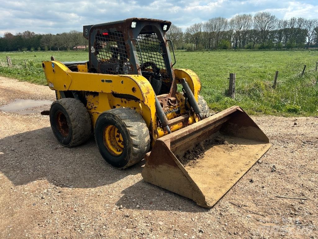 Gehl V 400 Skid steer mini nakladalci