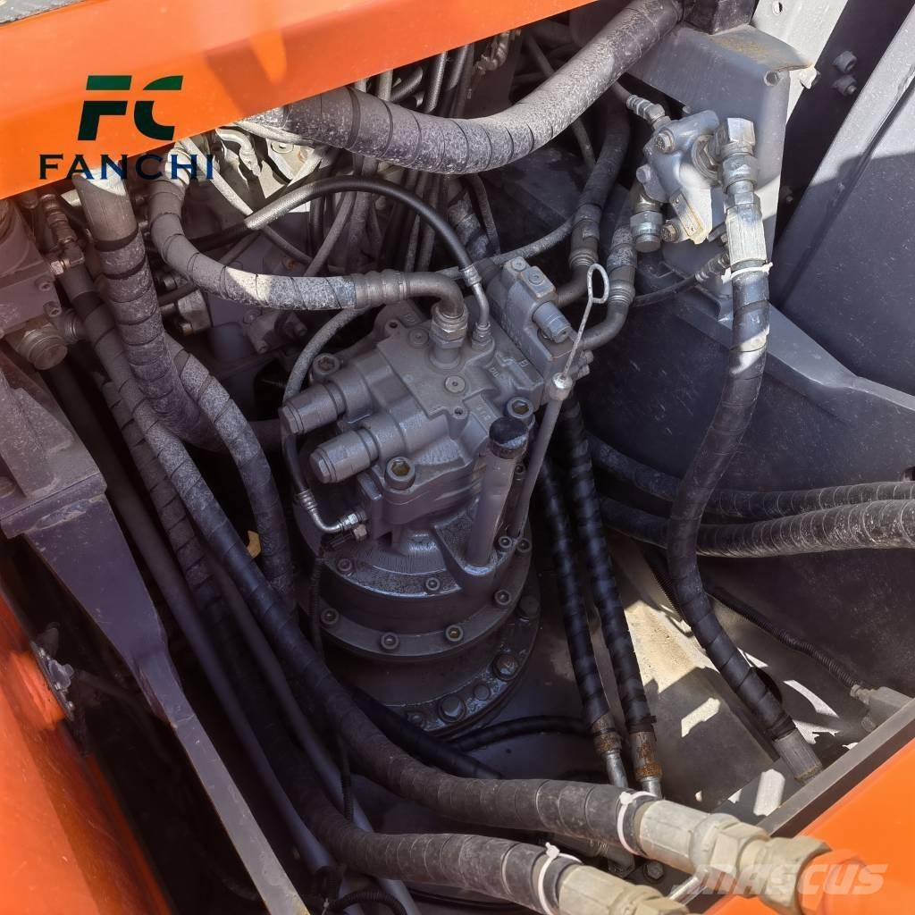 Hitachi ZX 200 Bagri goseničarji