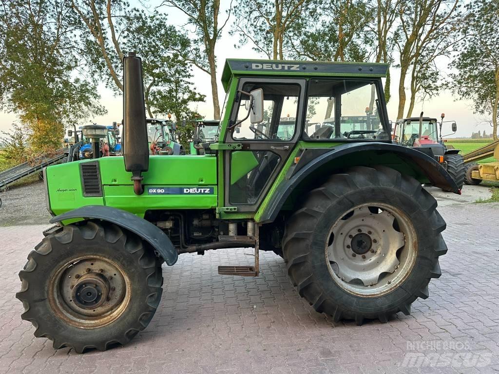 Deutz DX90 Traktorji