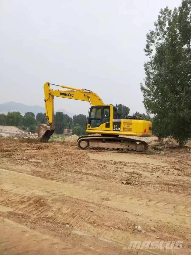 Komatsu PC 240 Bagri goseničarji