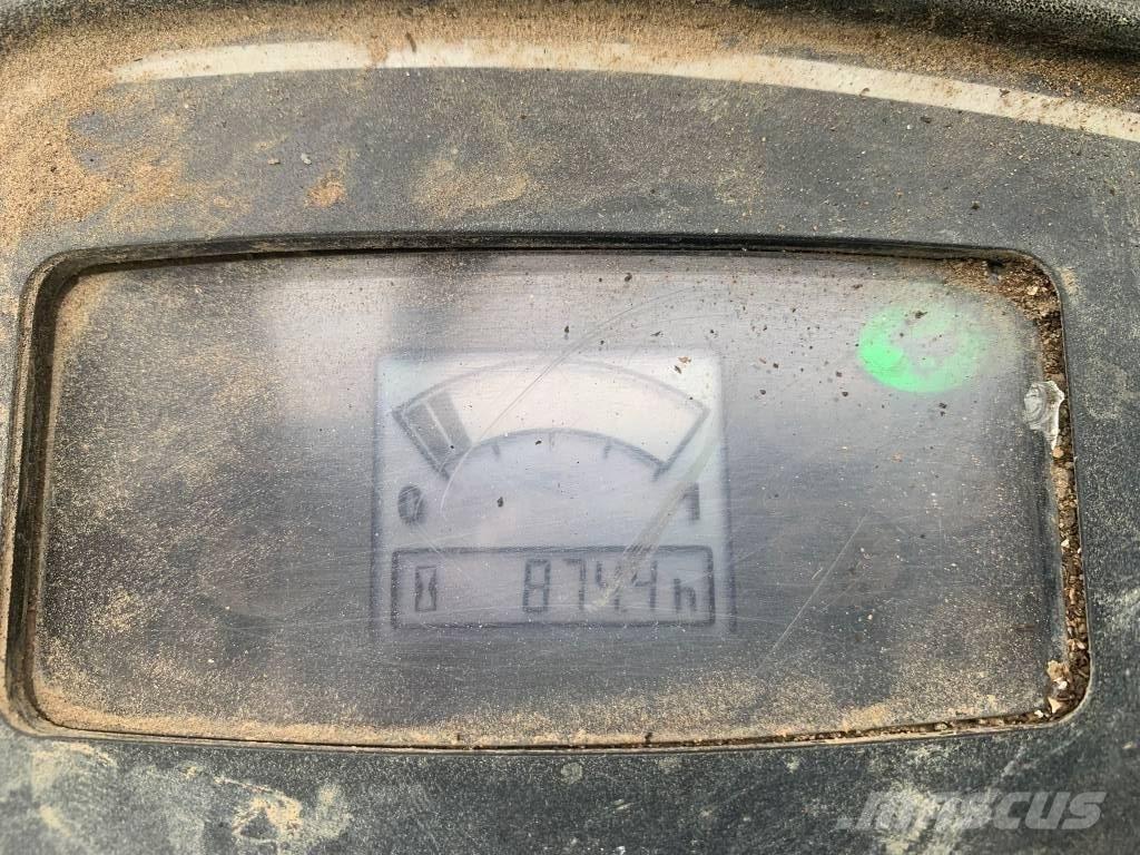 JCB 8025 ZTS Mini bagri <7t