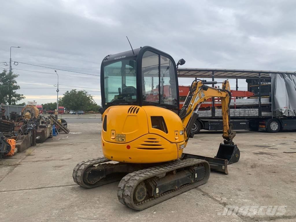 JCB 8025 ZTS Mini bagri <7t