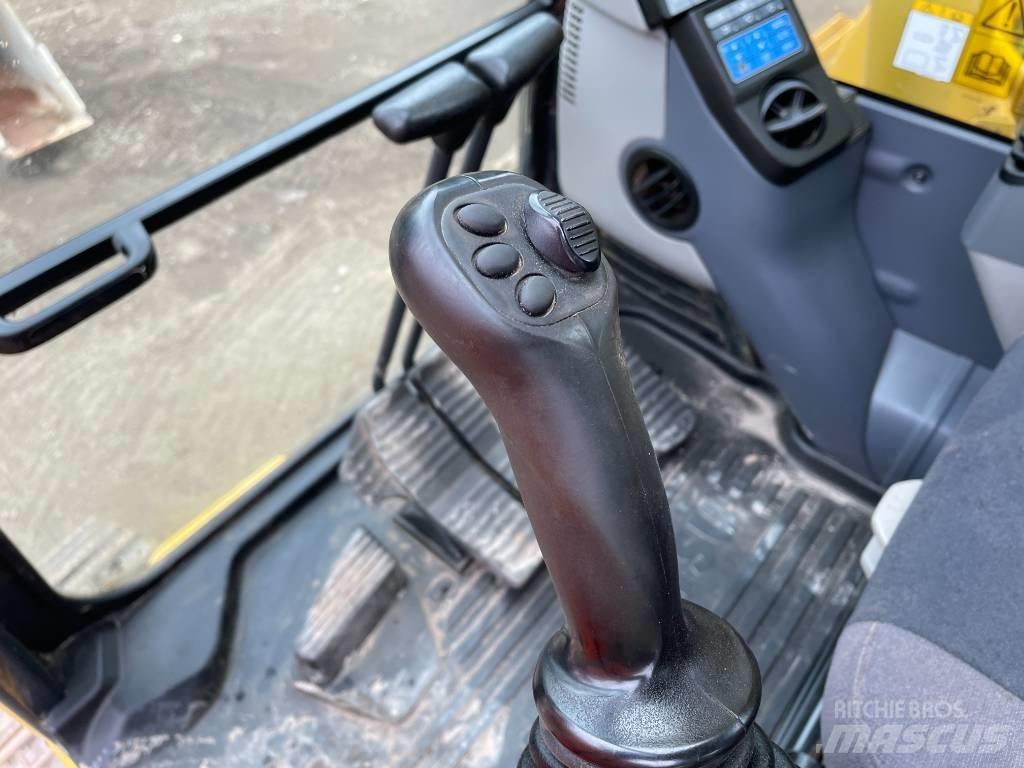 Komatsu PC 210 LC-11 Dolgo sežni bagri