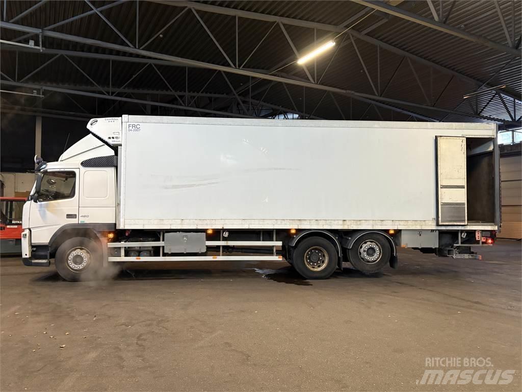 Volvo FM13 6x2 Tovornjaki zabojniki