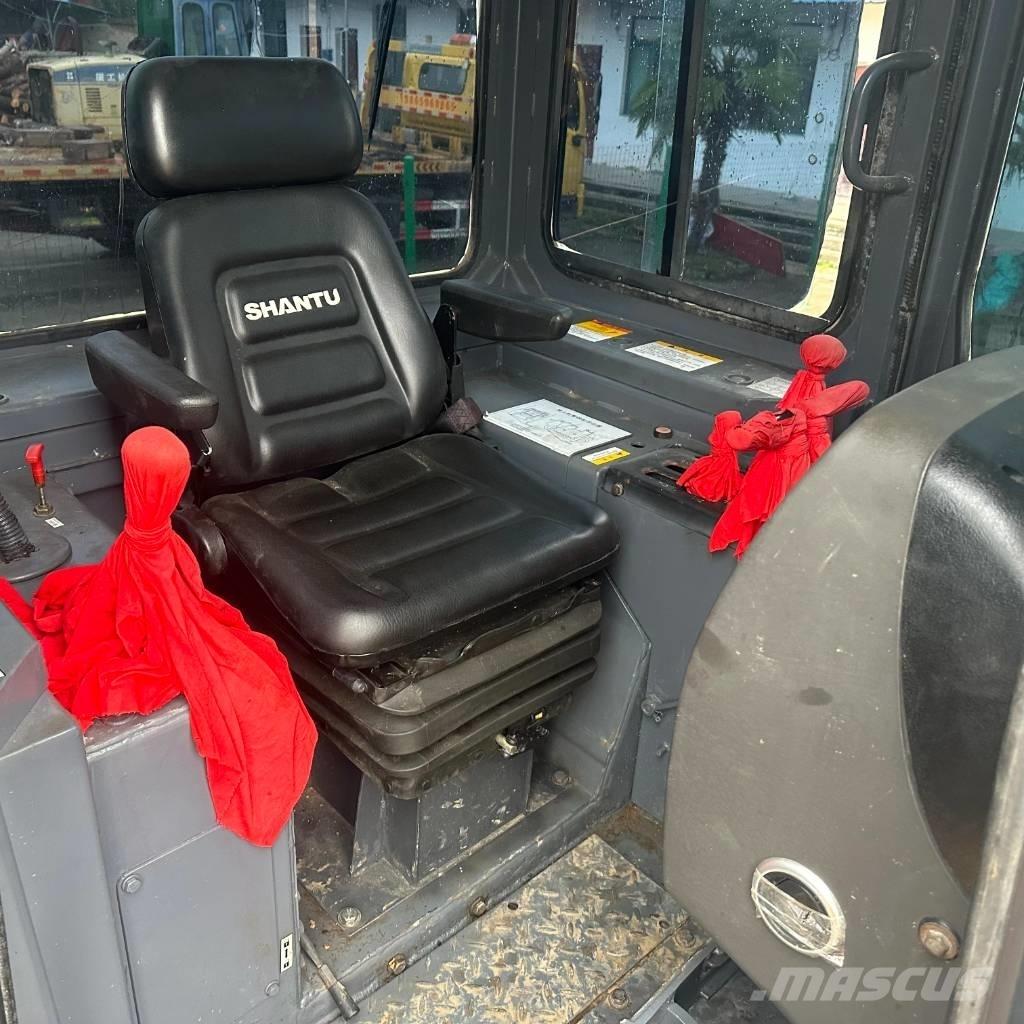 Shantui SD16 Buldožerji goseničarji