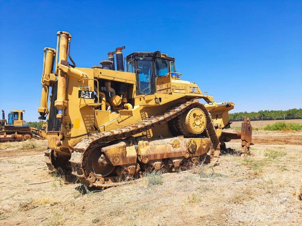 CAT D10 Buldožerji goseničarji