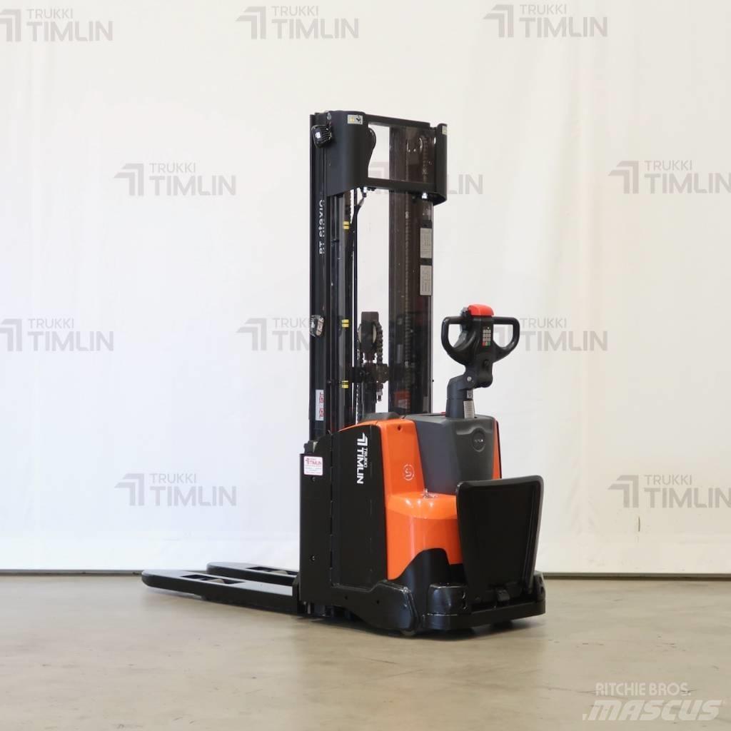 Toyota SWE120L Samopogonski ročni viličarji