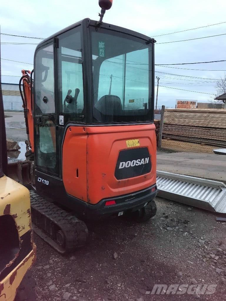 Doosan DX 19 Mini bagri <7t