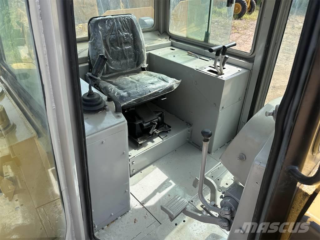 CAT D6G Buldožerji goseničarji