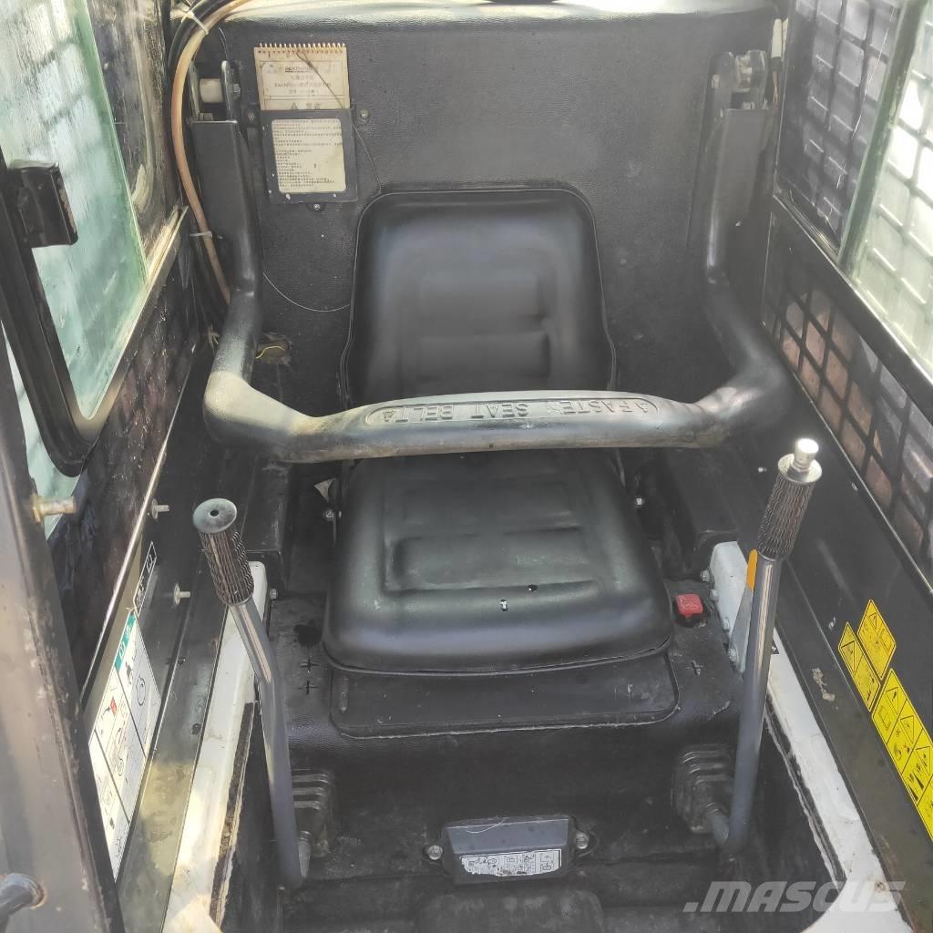 Bobcat S16 Skid steer mini nakladalci