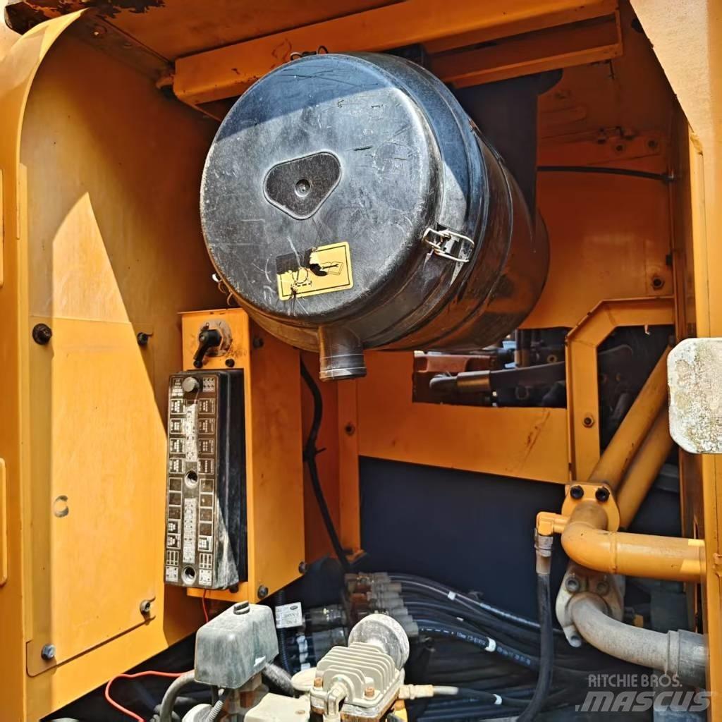 Hyundai Robex 305 LC Bagri goseničarji