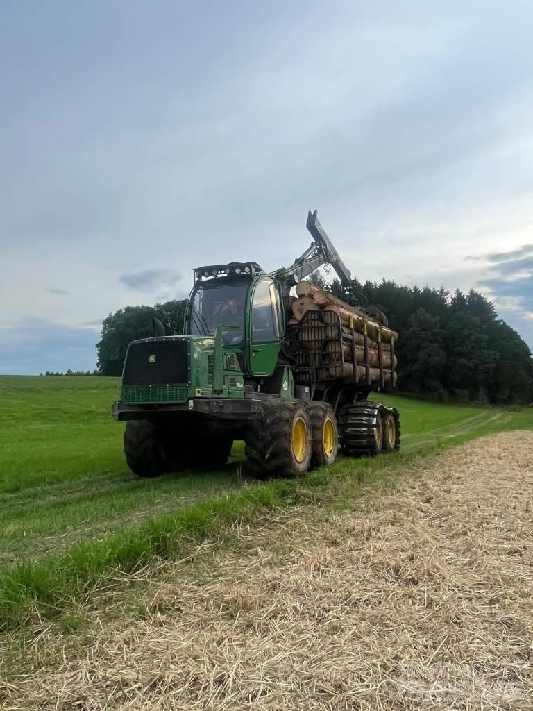John Deere 1110E Forwarderji