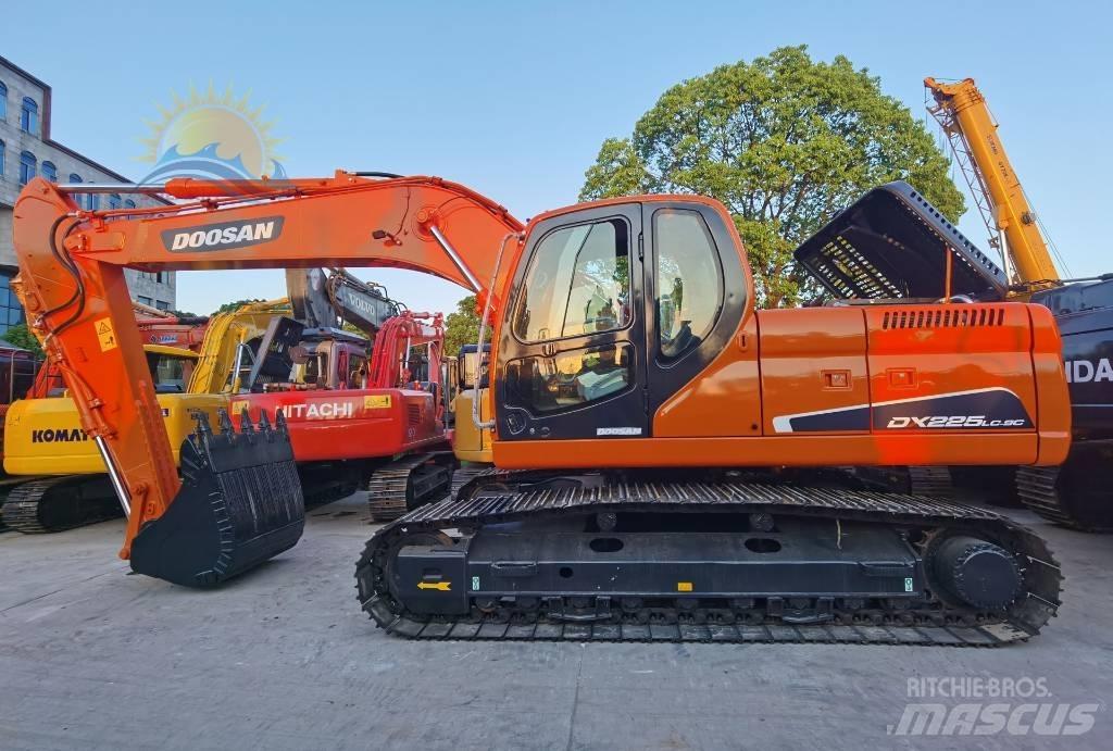 Doosan DX 225 LC Bagri goseničarji