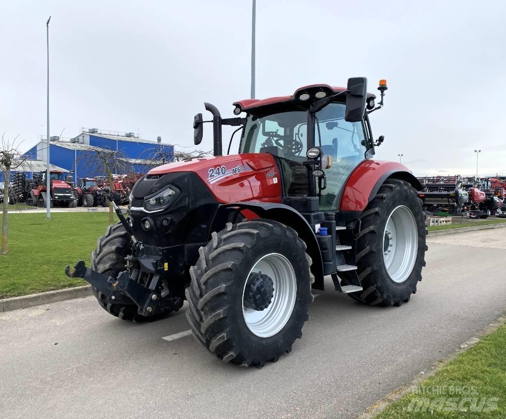 Case IH Puma 240 CVX Traktorji