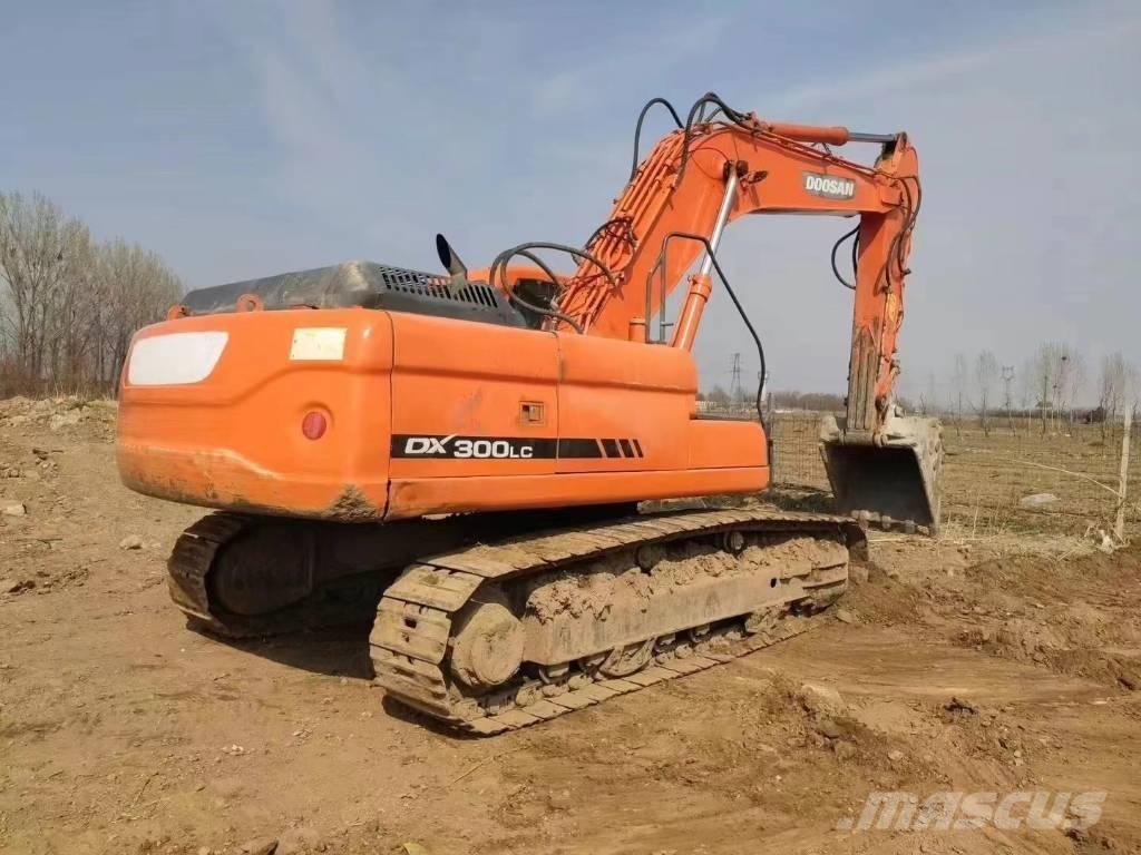Doosan DX300LC Bagri goseničarji
