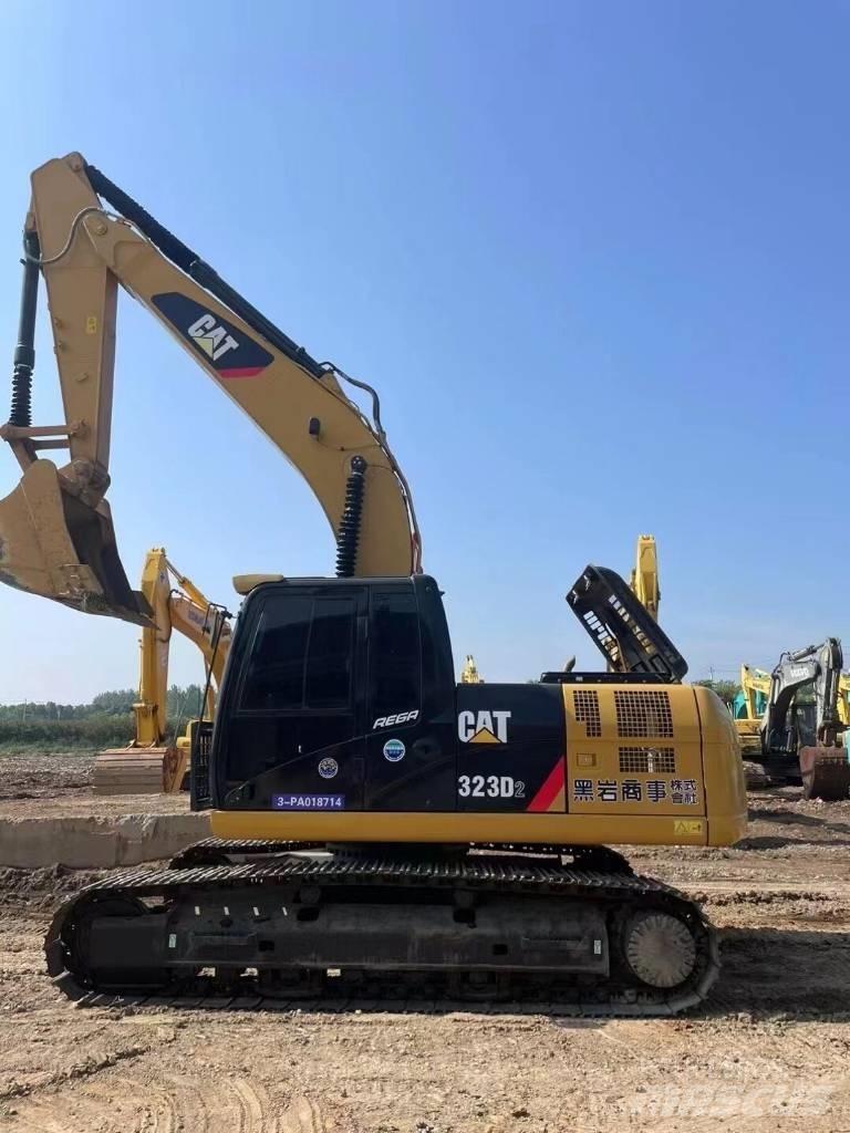 CAT 323 D Bagri goseničarji