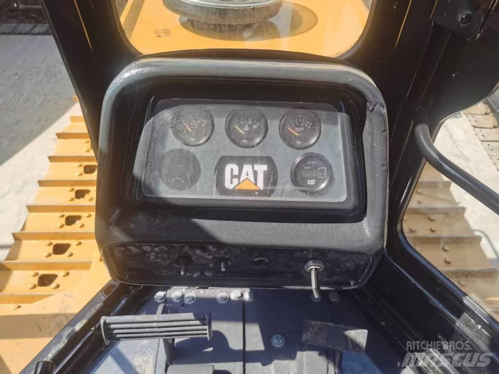 CAT D 5 K Buldožerji goseničarji