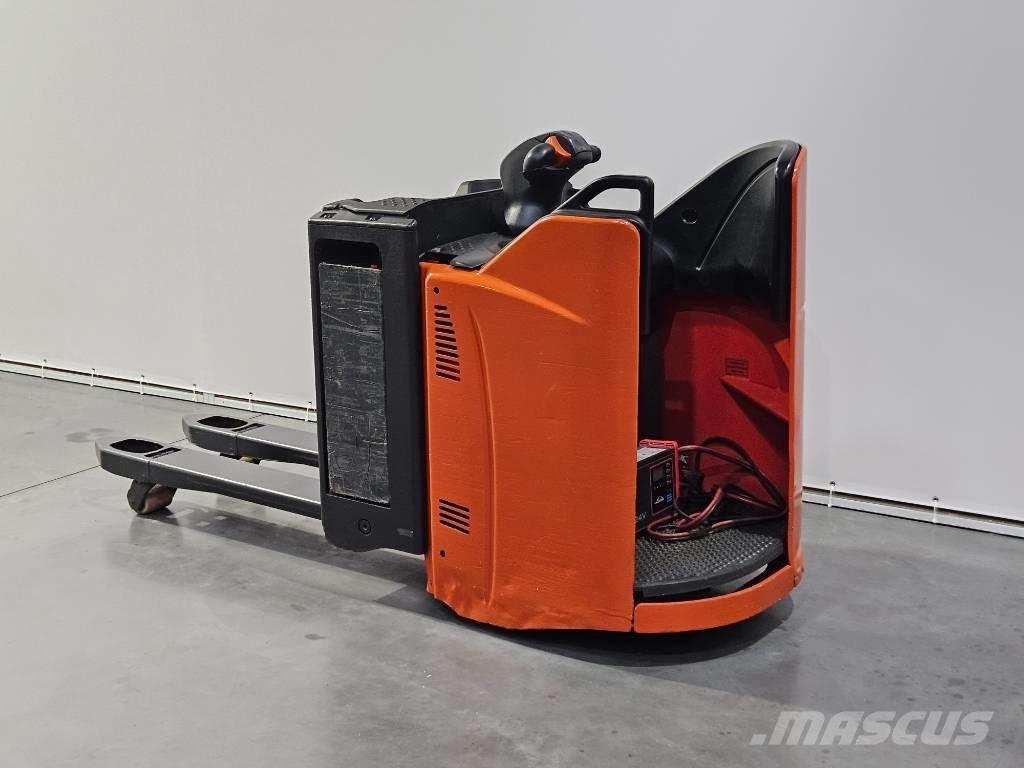 Linde T20SP Električni nizko dvižni viličar s stojiščem