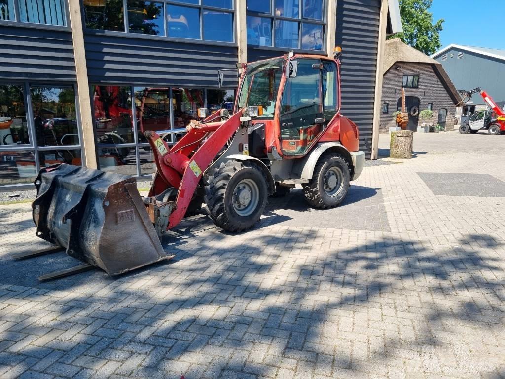 Komatsu WA 70-5 Kolesni nakladalci
