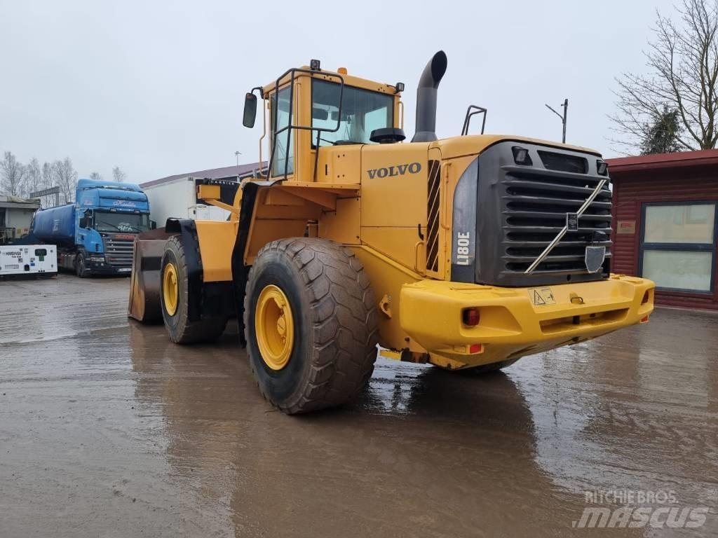Volvo L180 E Kolesni nakladalci