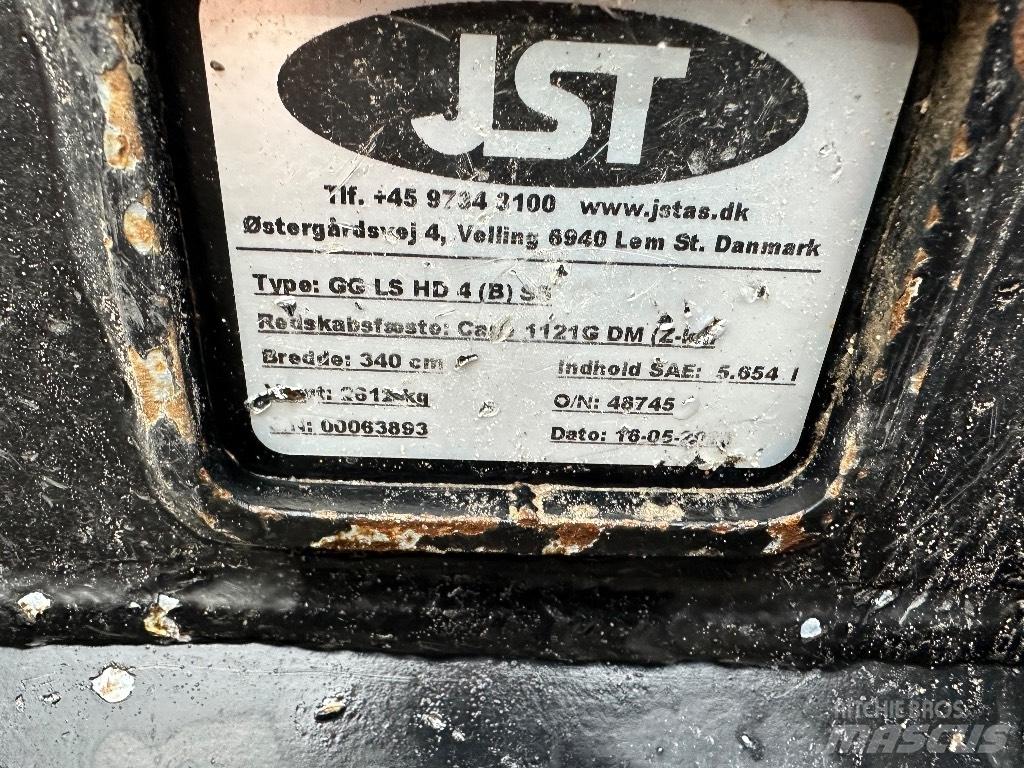 CASE 1121 G Kolesni nakladalci