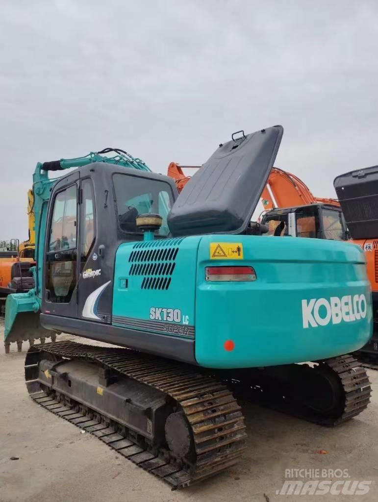 Kobelco 130 Bagri goseničarji