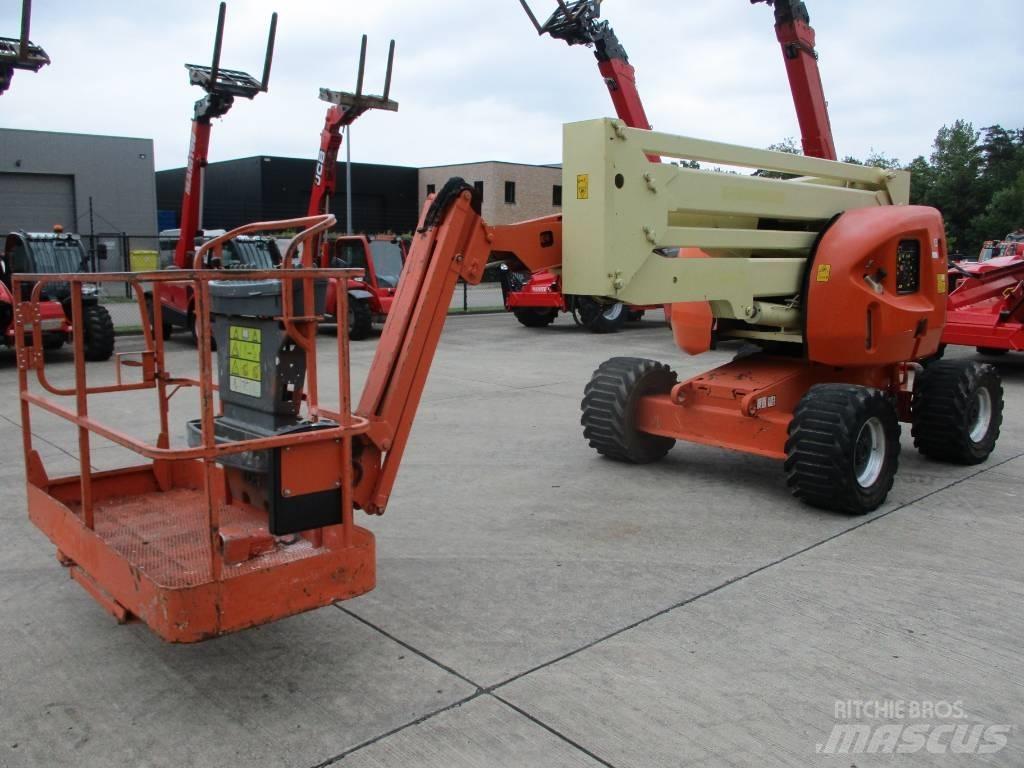 JLG 450 AJ (868) Zglobne samohodne dvižne ploščadi