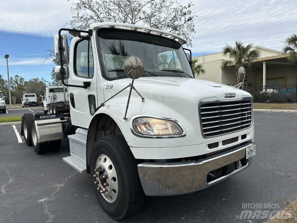 Freightliner M2 Vlačilci