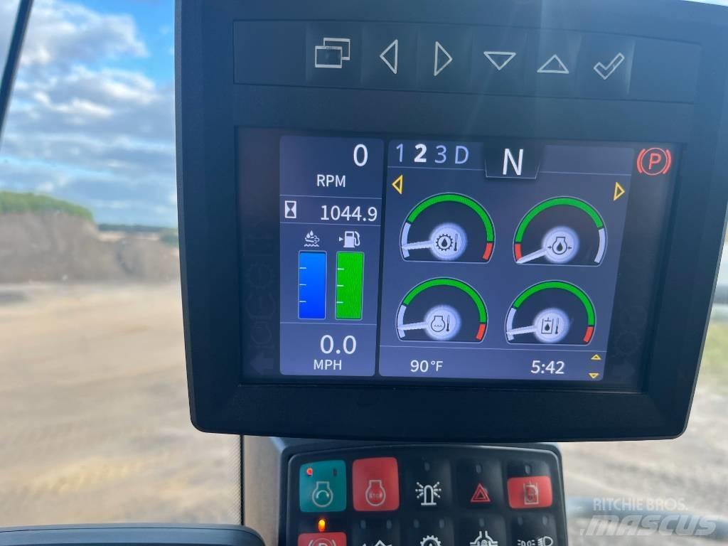 DEERE 724P Kolesni nakladalci