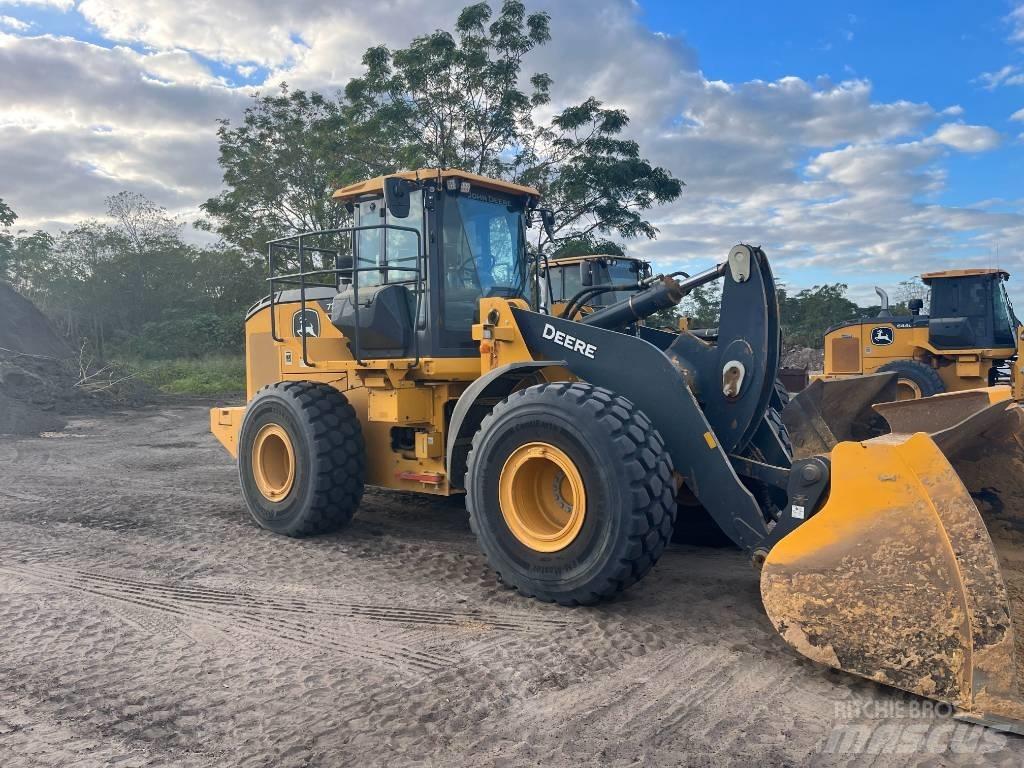 DEERE 724P Kolesni nakladalci