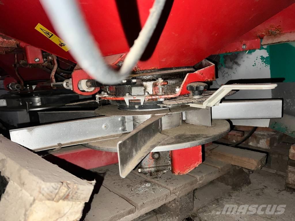 Kverneland DS-XL Trosilniki mineralnega gnojila