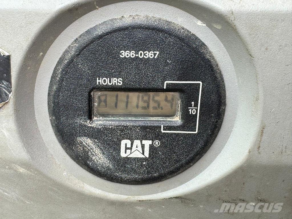 CAT 323E Bagri goseničarji