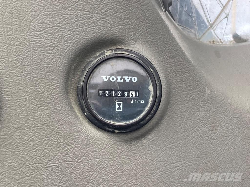 Volvo EC 300 D Bagri goseničarji