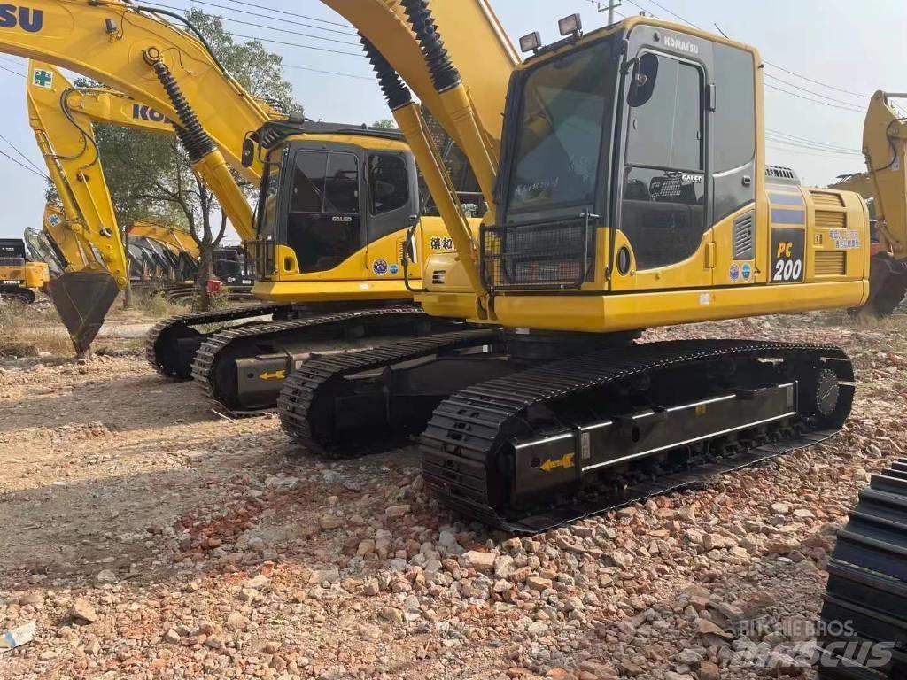 Komatsu PC 200-8 Bagri goseničarji