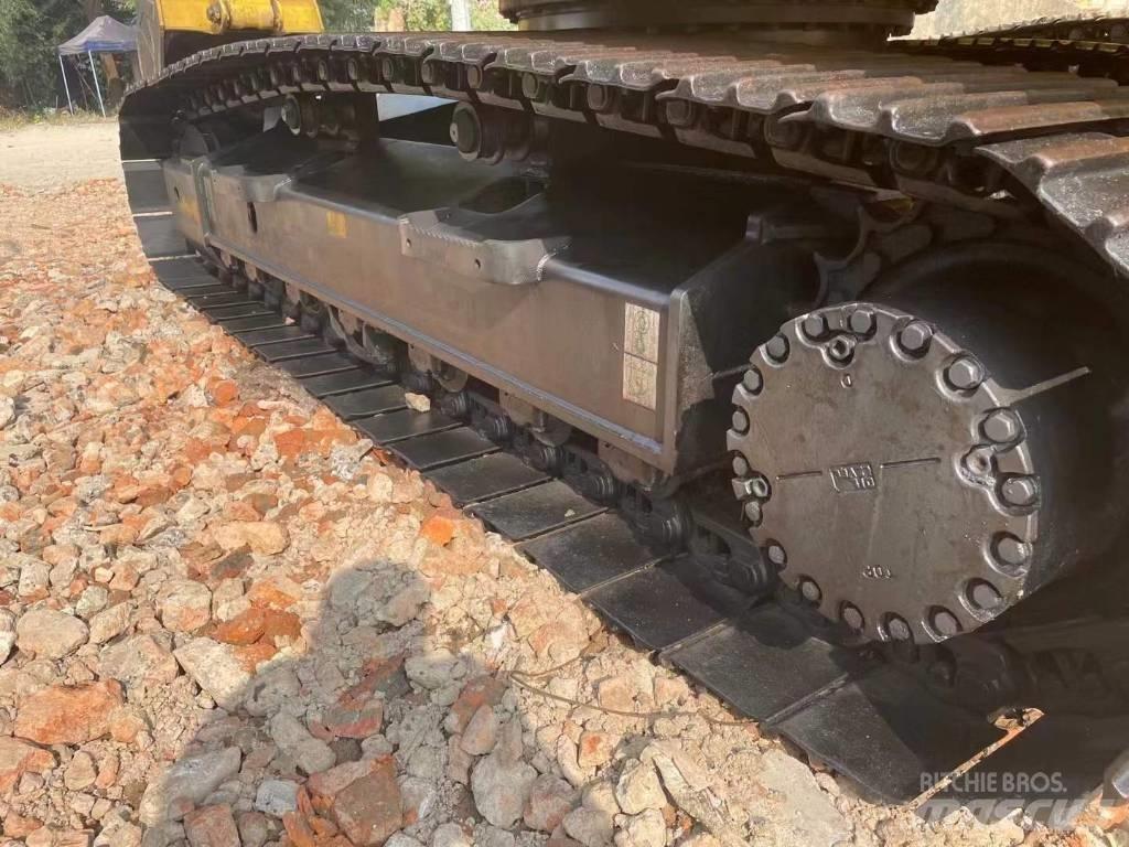 Komatsu PC 200-8 Bagri goseničarji