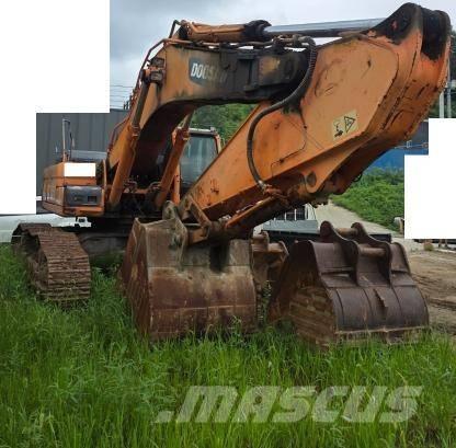 Doosan DX 520 LC Bagri goseničarji