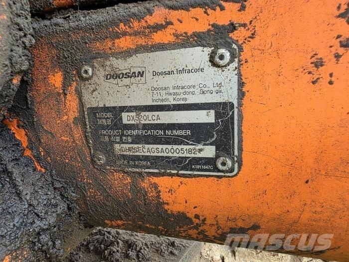 Doosan DX 520 LC Bagri goseničarji