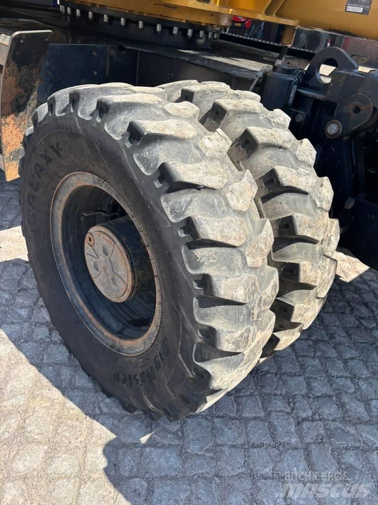 CAT M 313 D Bagri na kolesih