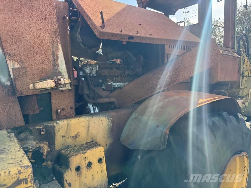 Volvo L 120 D Kolesni nakladalci
