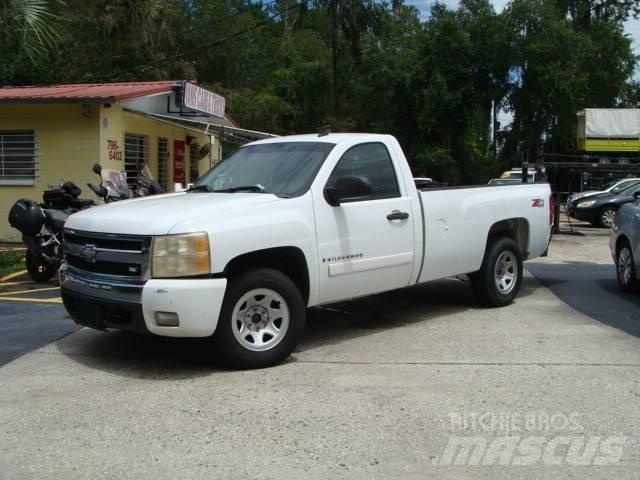 Chevrolet 1500 W/T Tovornjaki s kesonom/platojem